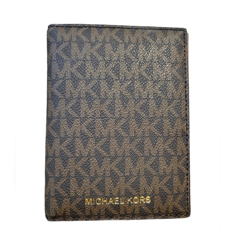 NWOT Michael Kors Passport Wallet